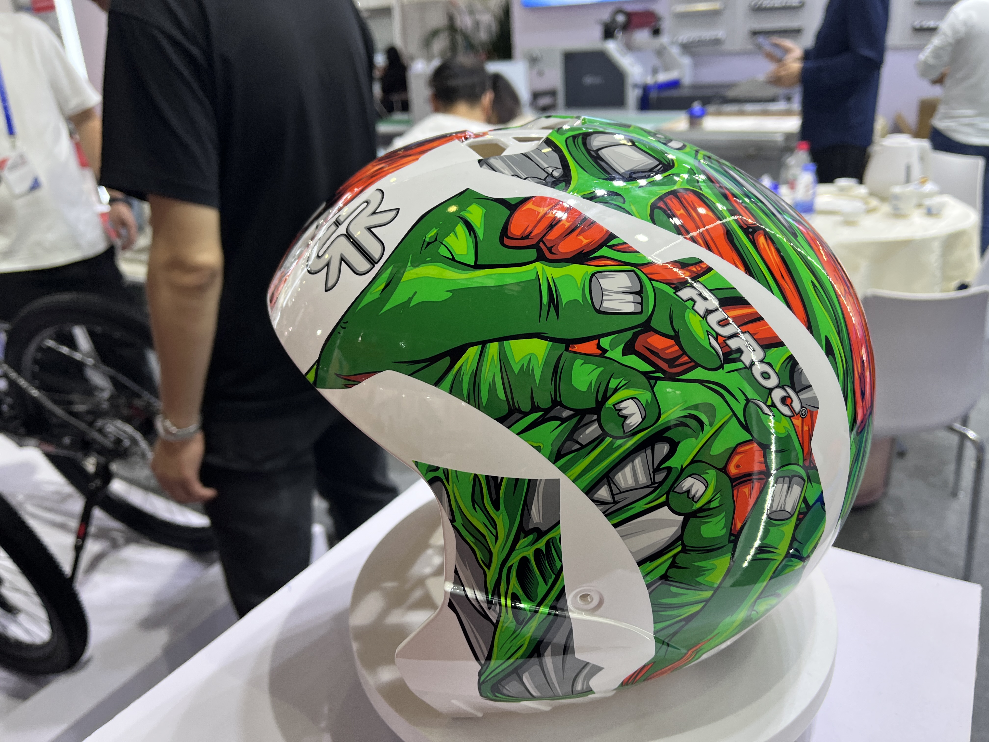 الحبر المستخدم في الخوذات